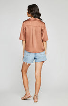 Load image into Gallery viewer, Gentle Fawn - Blouse Moxie Satin Chai
